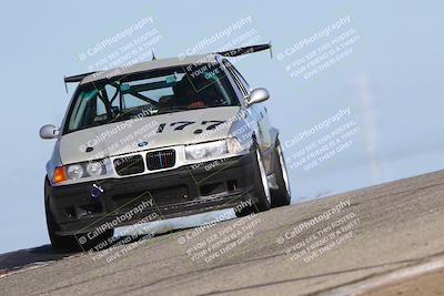 media/Oct-26-2025-CalClub SCCA (Sun) [[8ce1e69566]]/Group 2/Grapevine/